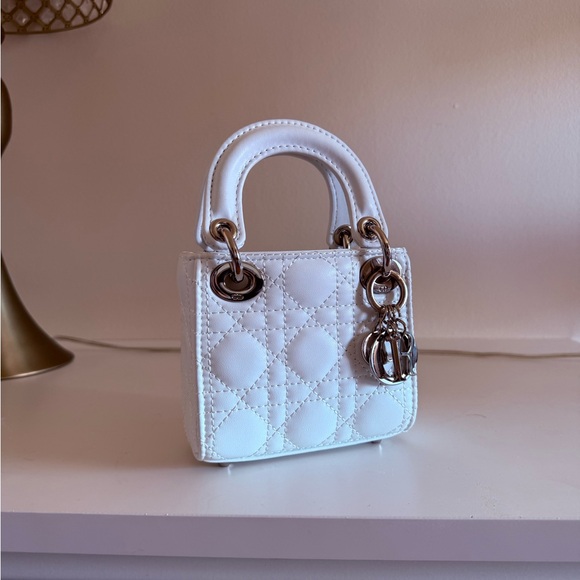 White Quilted Handbag - Picture 10 of 12